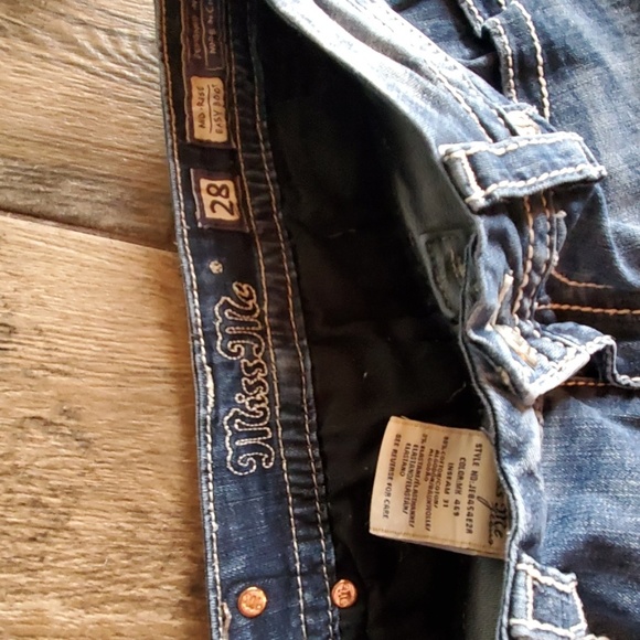 Like new Miss Me Jeans size 28 - Picture 2 of 4